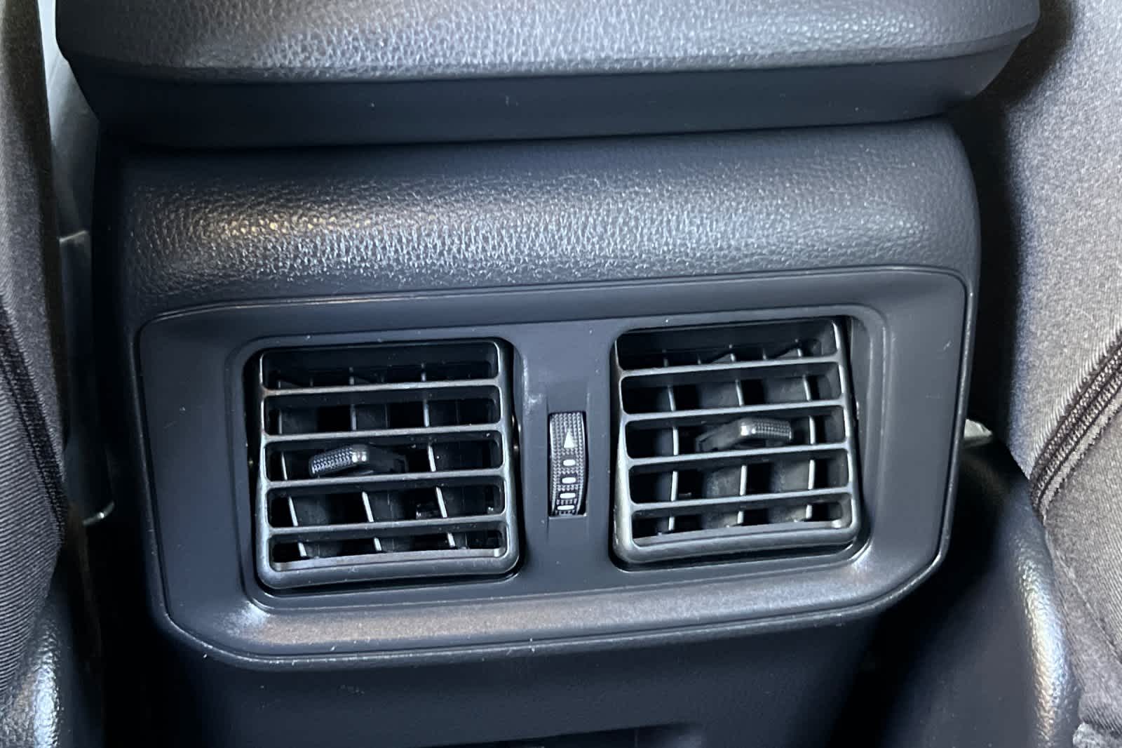 Thumbnail: 2022 Toyota RAV4 - 14