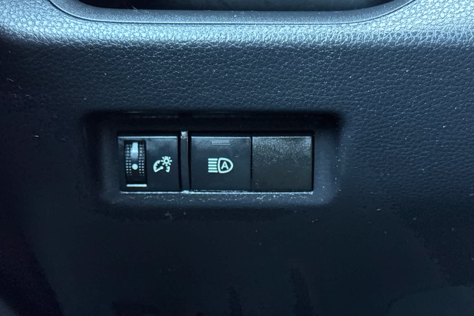 Thumbnail: 2021 Toyota RAV4 - 29