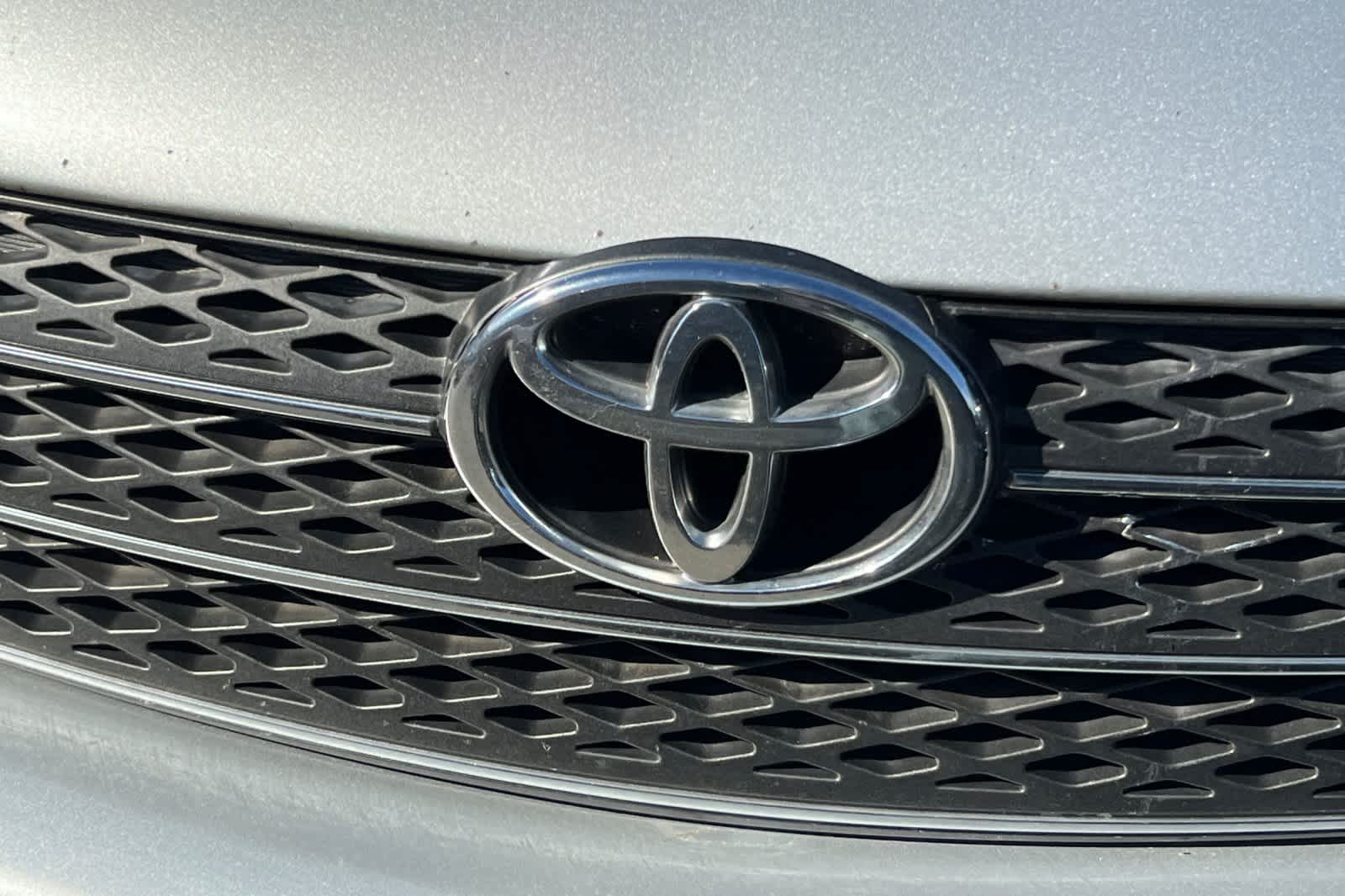 Thumbnail: 2005 Toyota Camry - 13