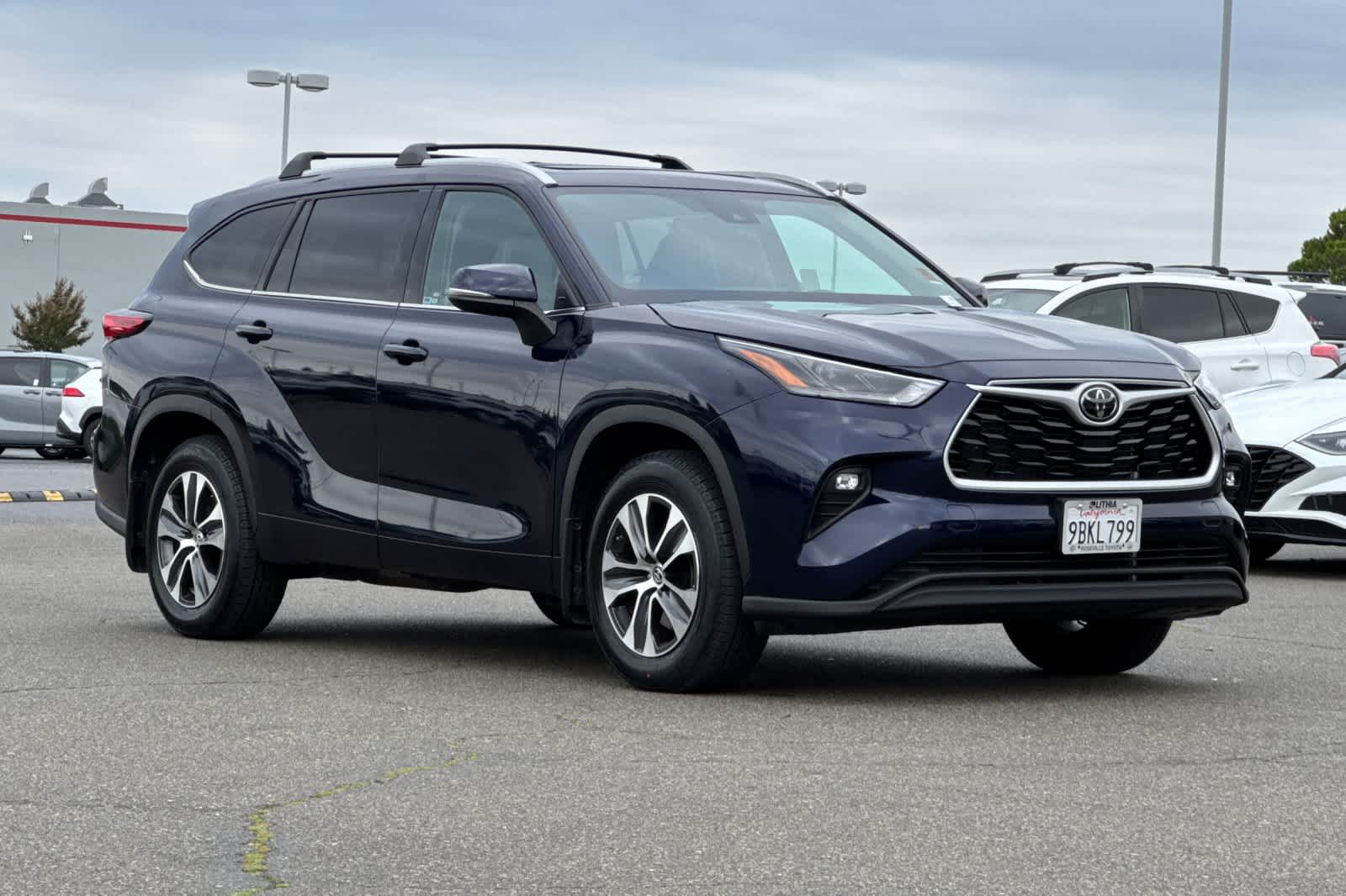Thumbnail: 2022 Toyota Highlander - 5