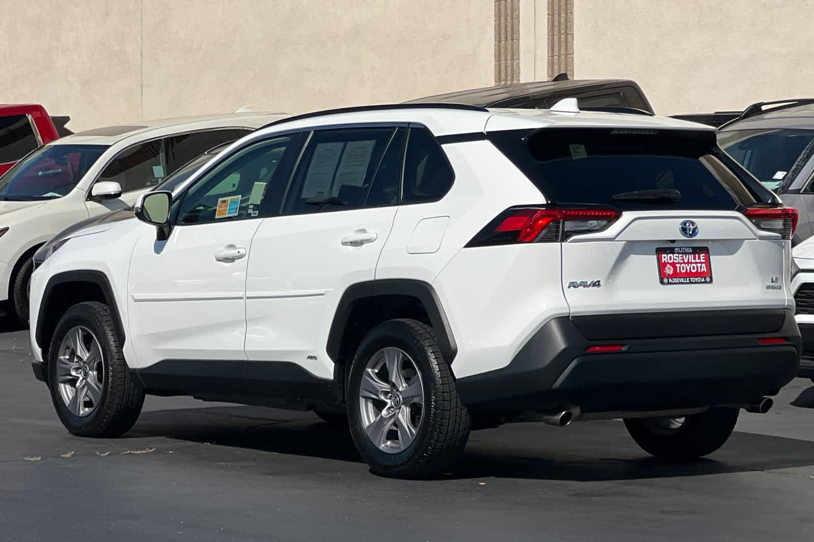 Thumbnail: 2022 Toyota RAV4 - 7