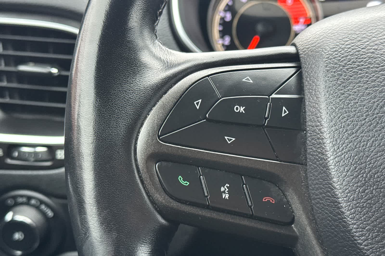 Thumbnail: 2020 Jeep Cherokee - 25