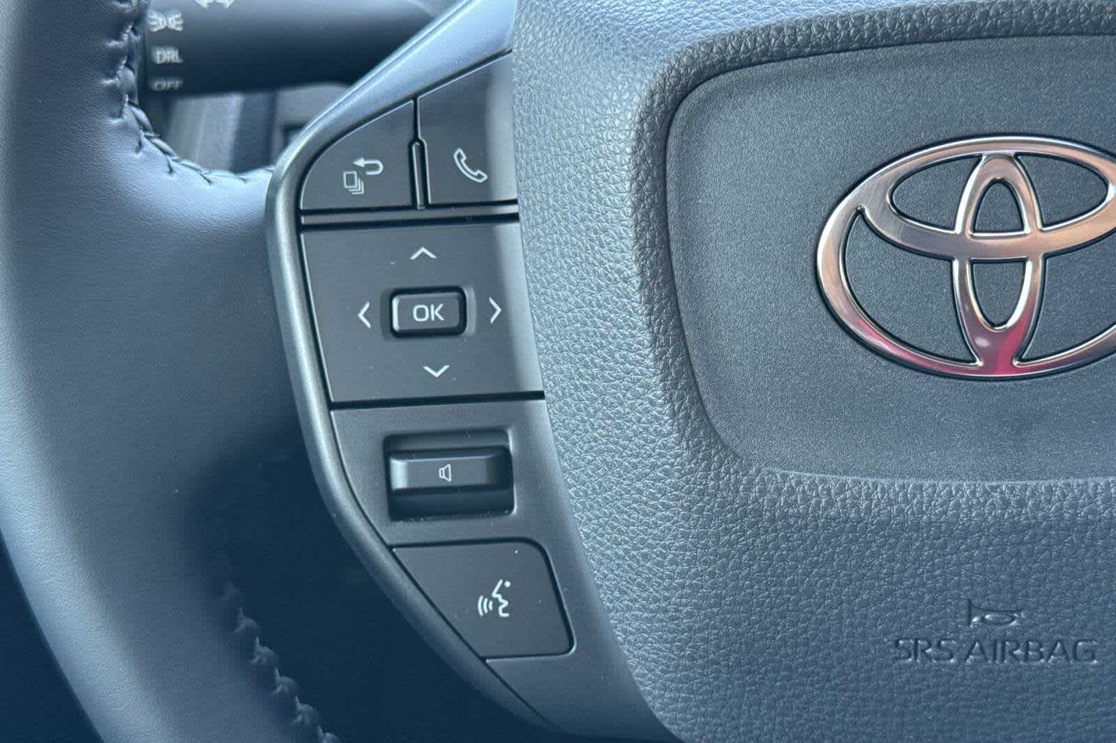 2025 Toyota Prius LE 25