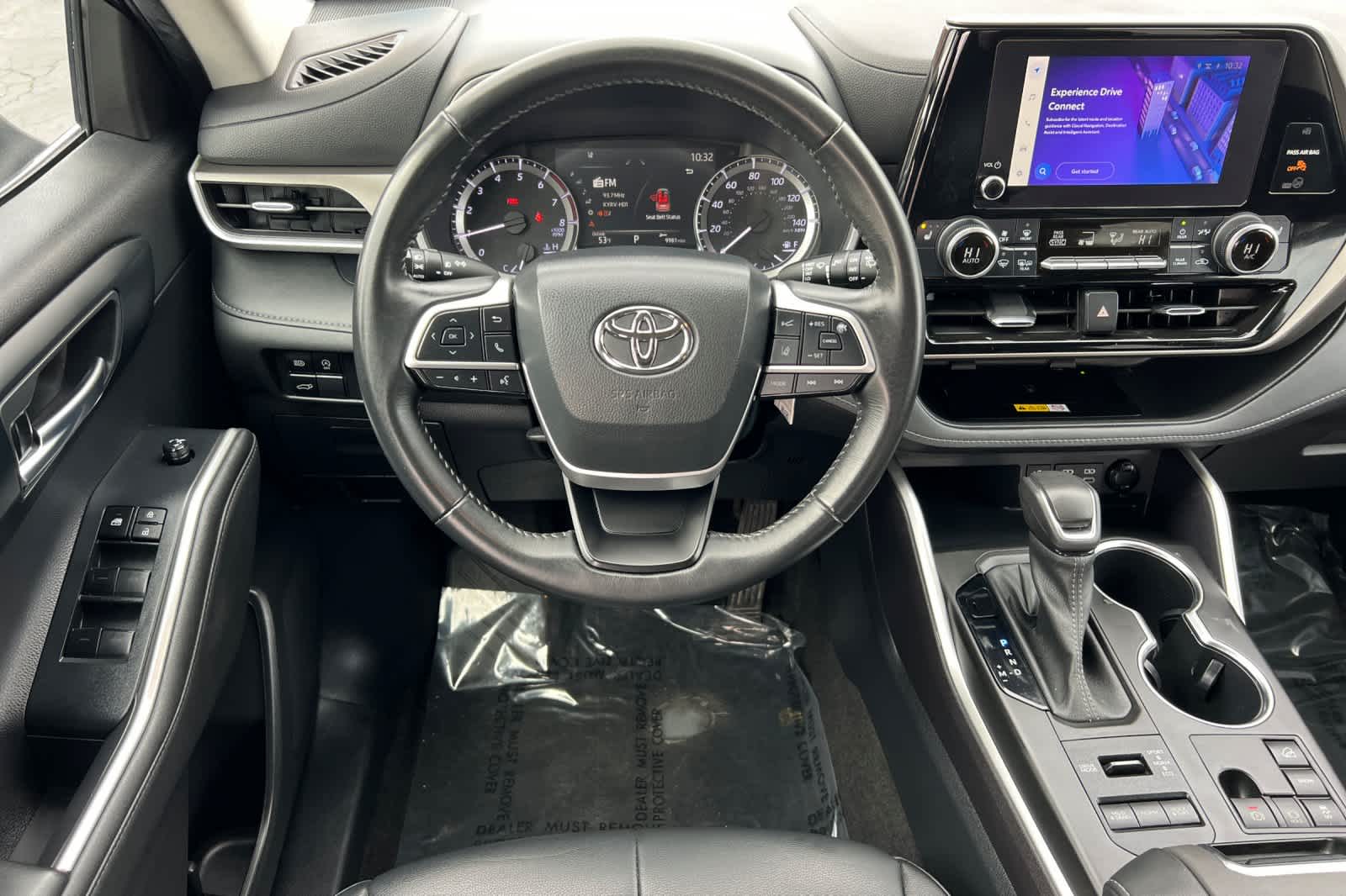 Thumbnail: 2023 Toyota Highlander - 15