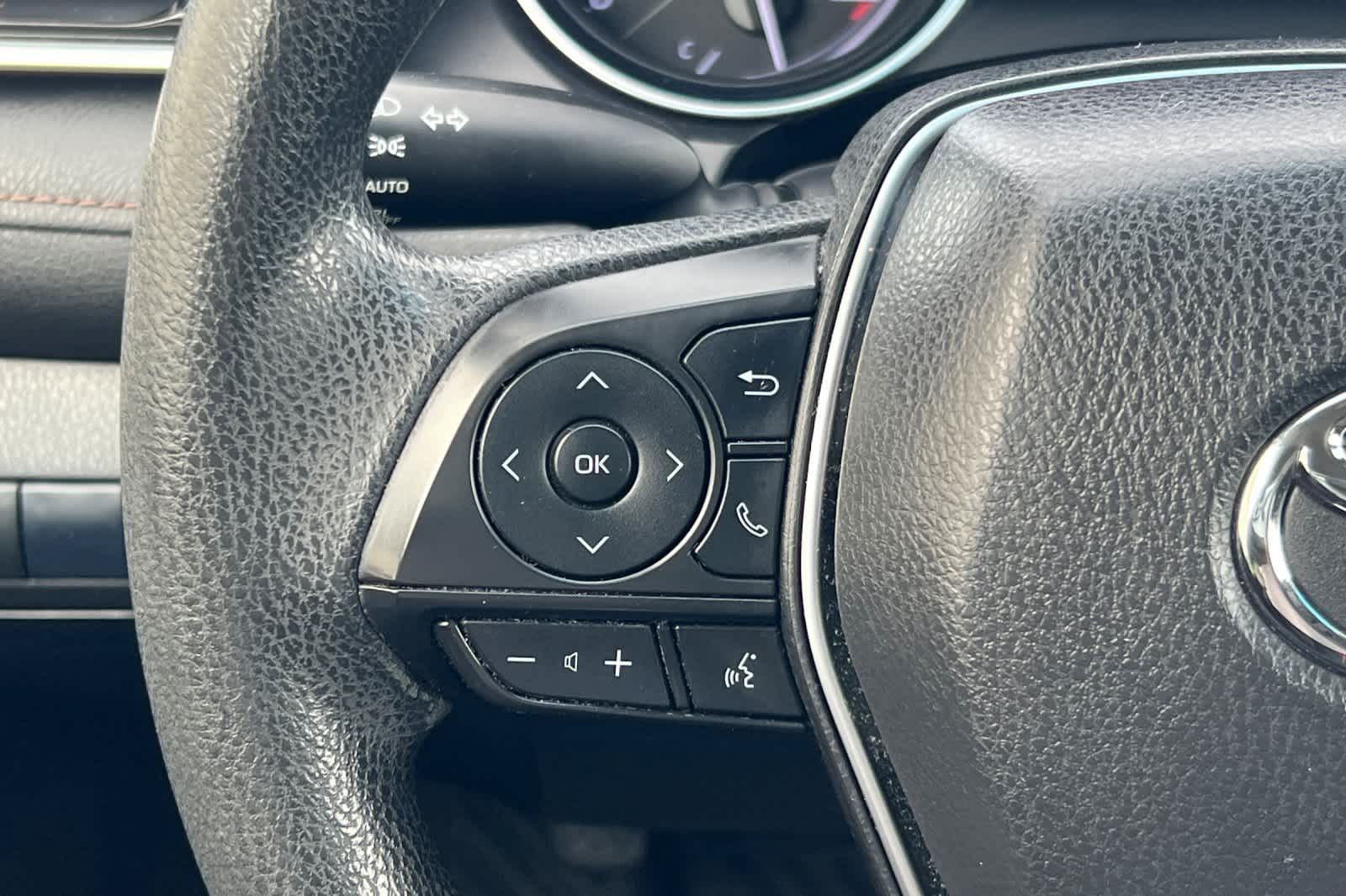 Thumbnail: 2018 Toyota Camry - 23