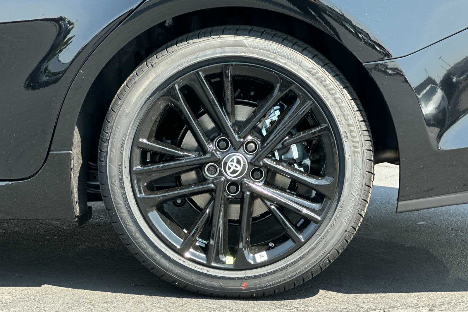 2025 Toyota Camry SE 31