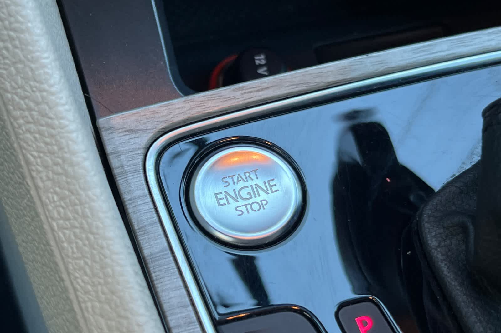 Thumbnail: 2018 Volkswagen Passat - 23