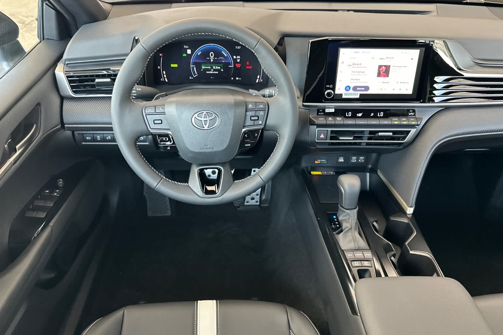2025 Toyota Camry SE 15
