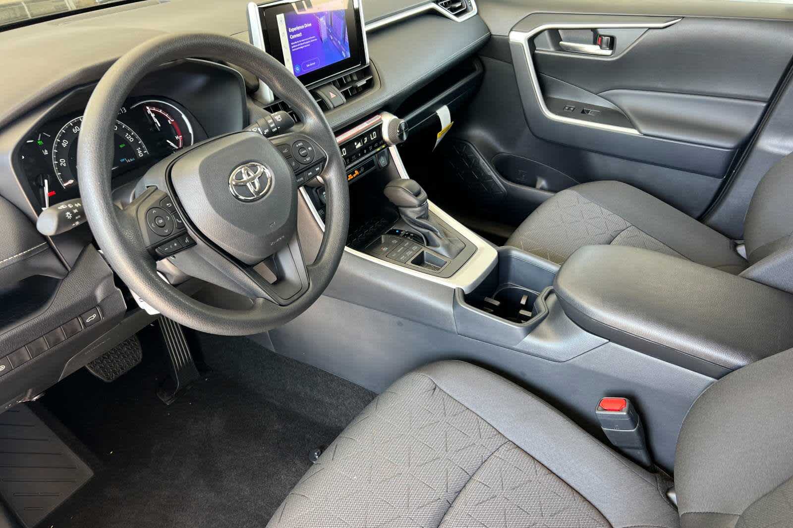 2025 Toyota RAV4 XLE 11