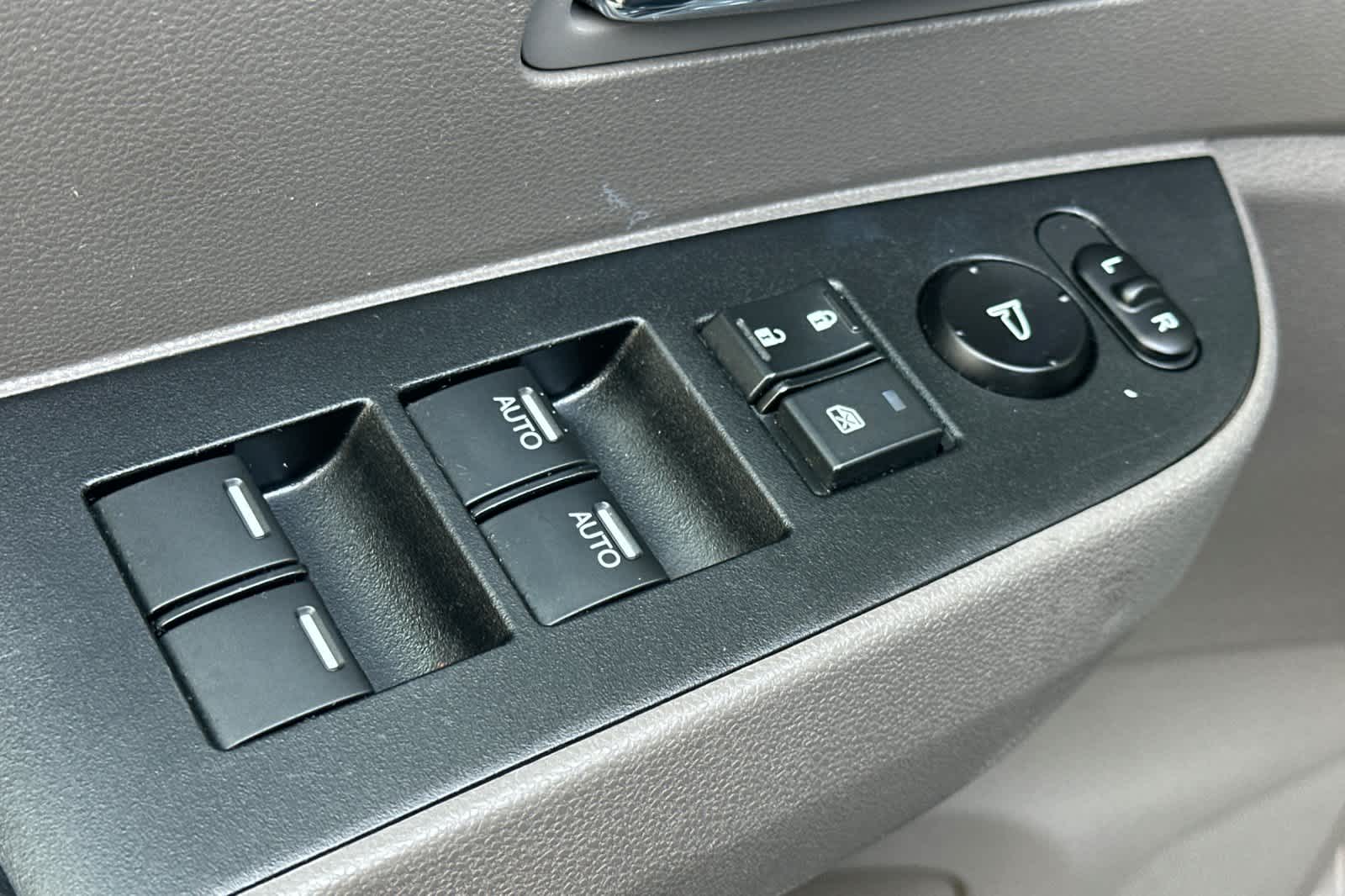 Thumbnail: 2016 Honda Odyssey - 13