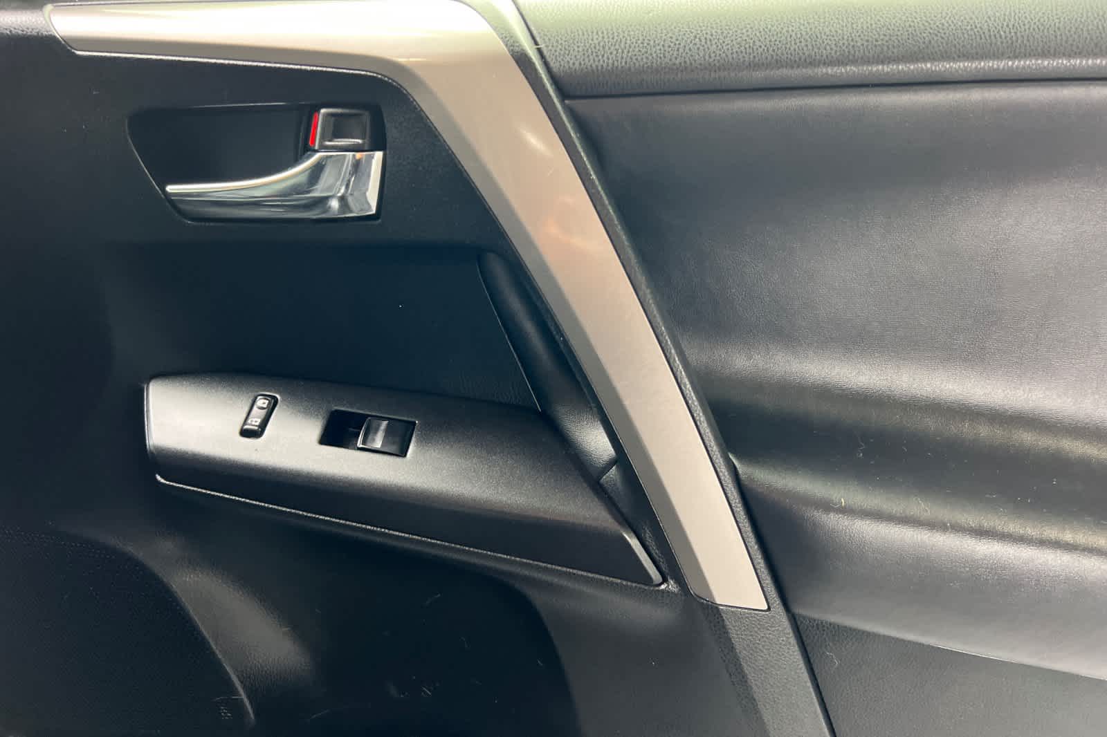 Thumbnail: 2017 Toyota RAV4 - 18