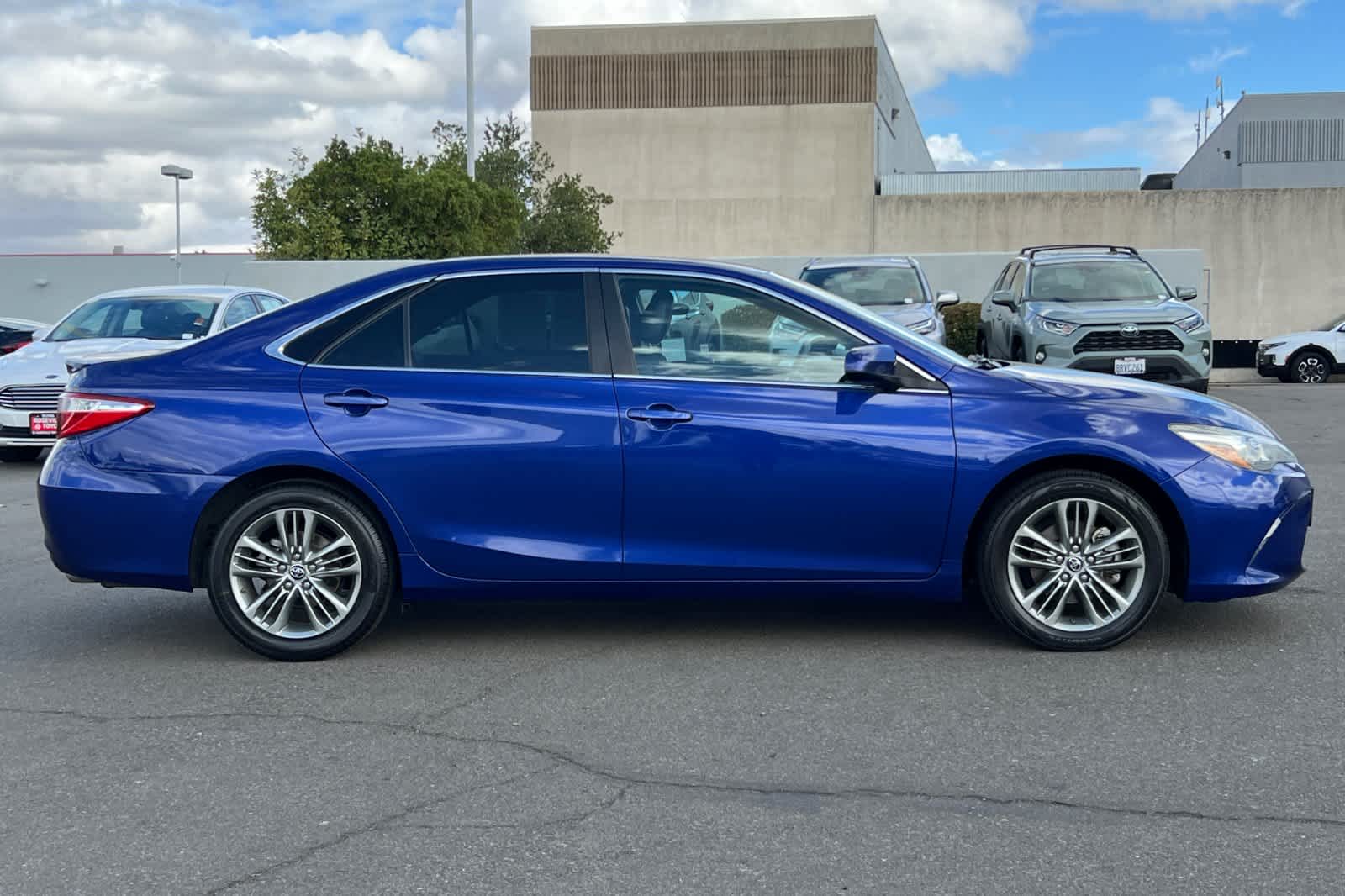 Thumbnail: 2015 Toyota Camry - 6