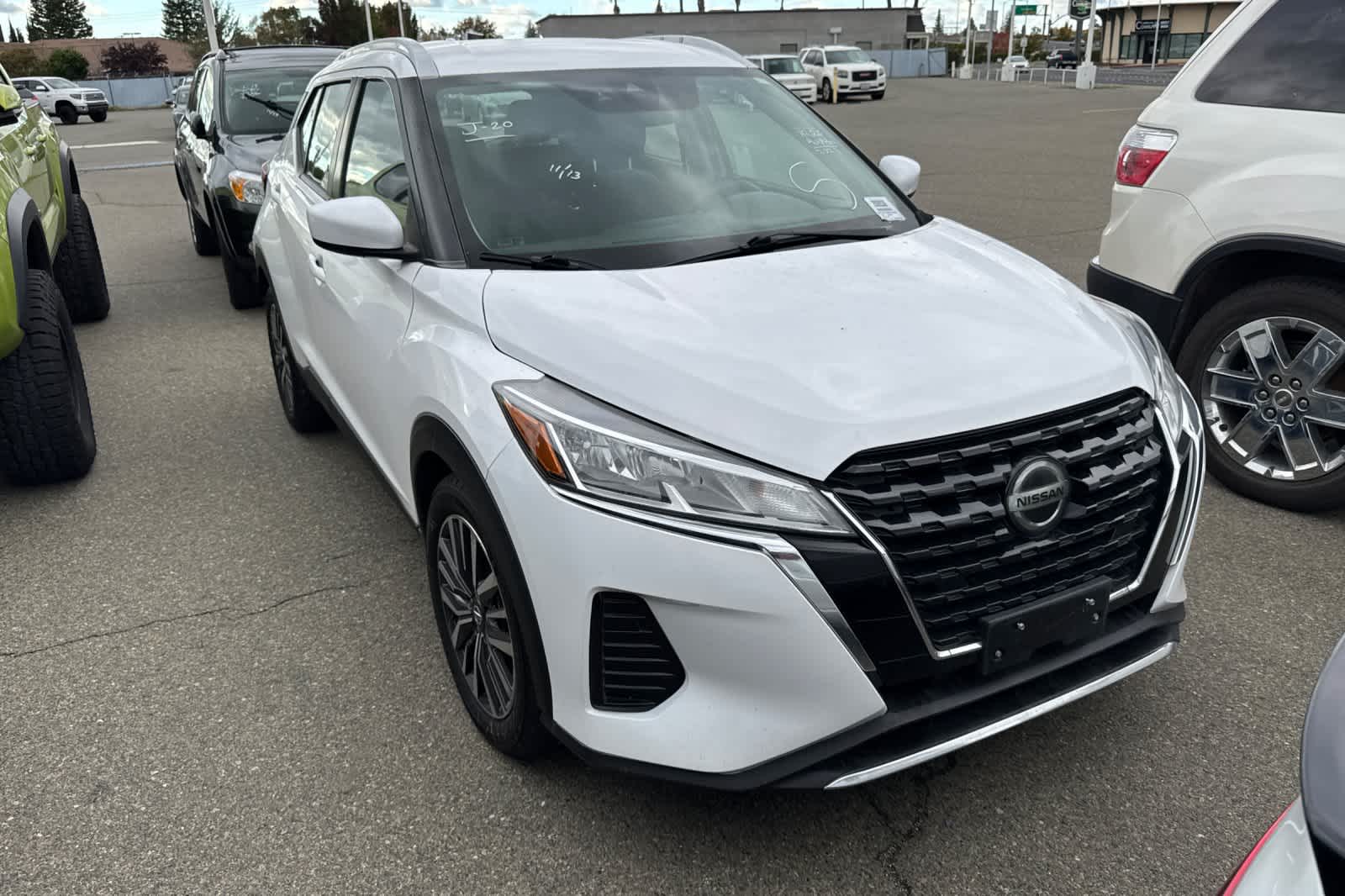 Thumbnail: 2021 Nissan Kicks - 3