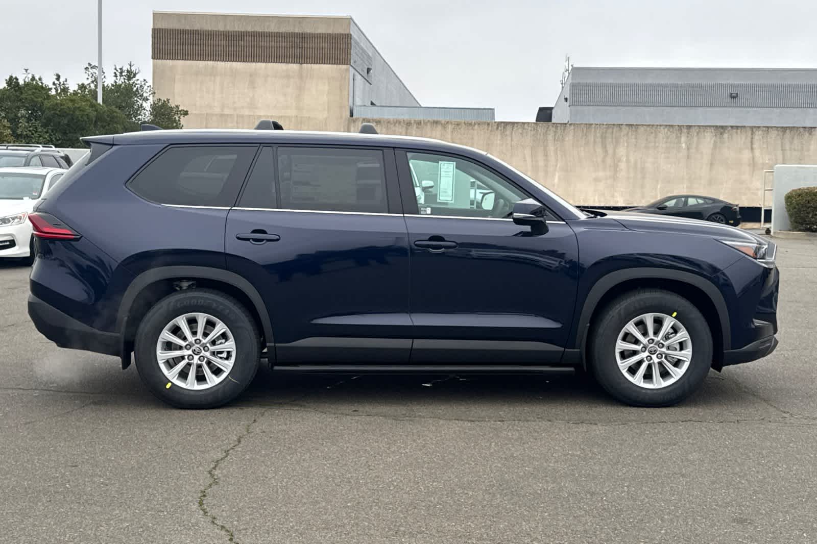 Thumbnail: 2026 Toyota Grand Highlander - 8