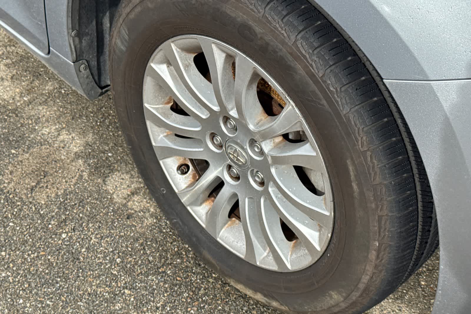 Thumbnail: 2011 Toyota Sienna - 12