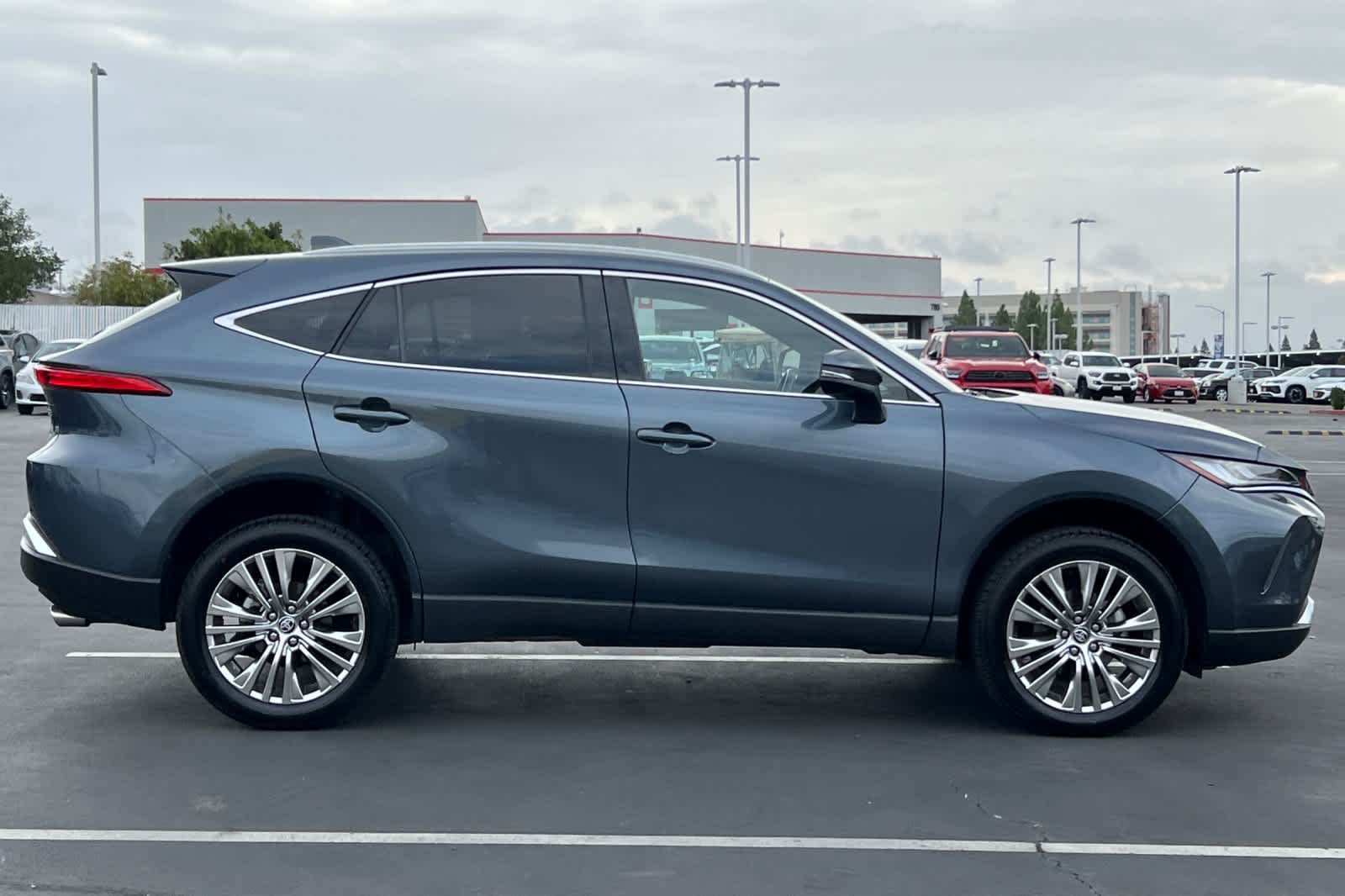 Thumbnail: 2024 Toyota Venza - 6