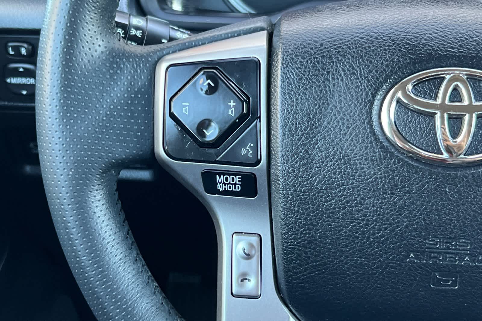 Thumbnail: 2022 Toyota 4Runner - 26