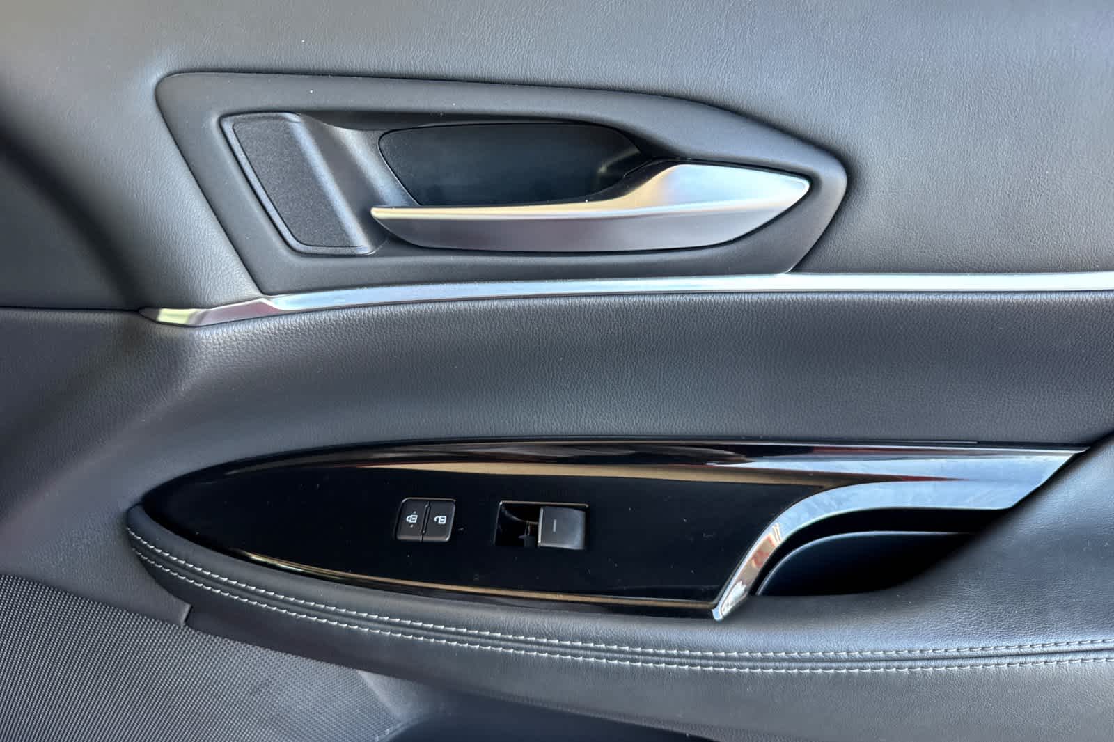 Thumbnail: 2021 Toyota Mirai - 18