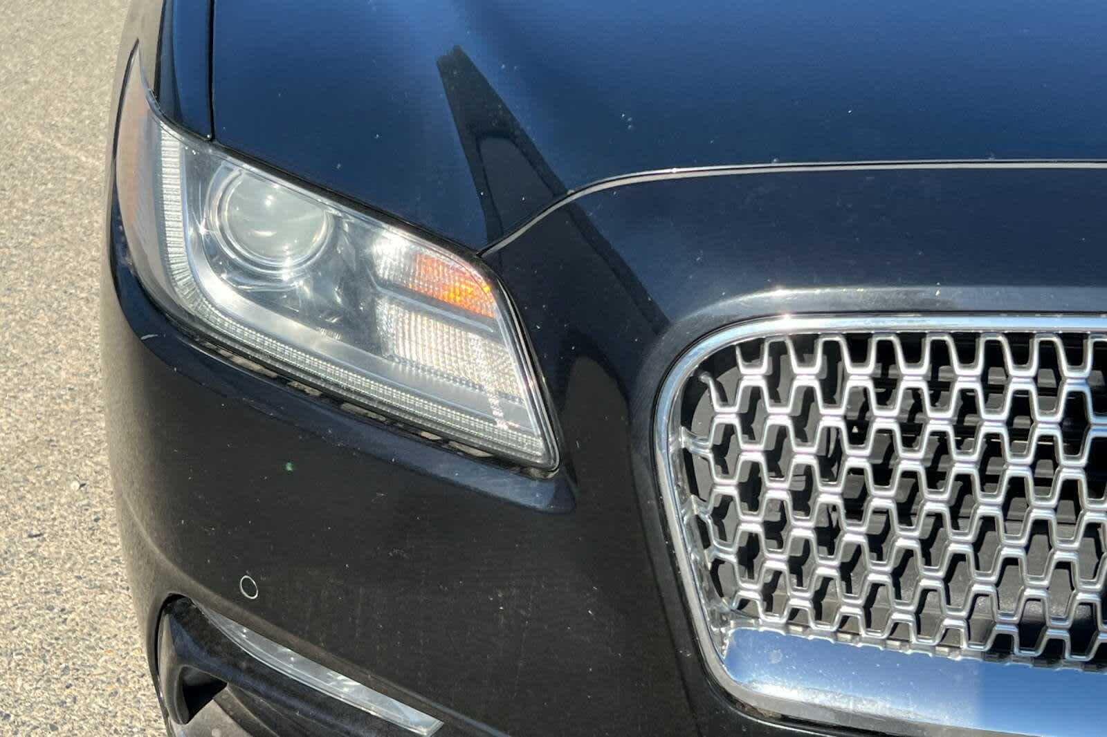 Thumbnail: 2018 Lincoln Continental - 8
