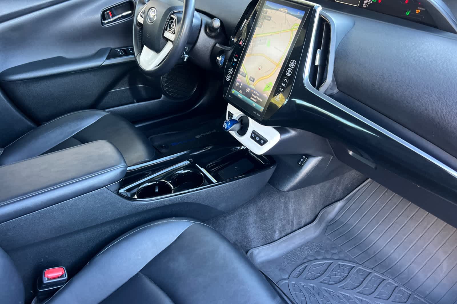 Thumbnail: 2017 Toyota Prius Prime - 16