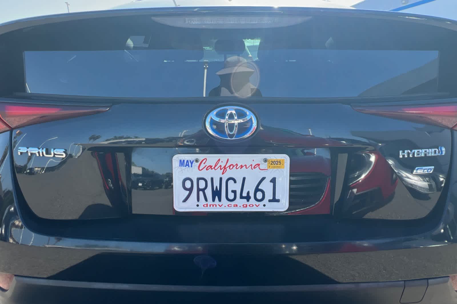 2020 Toyota Prius L Eco 12