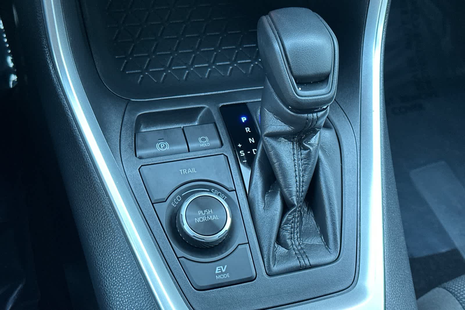 Thumbnail: 2025 Toyota RAV4 - 23