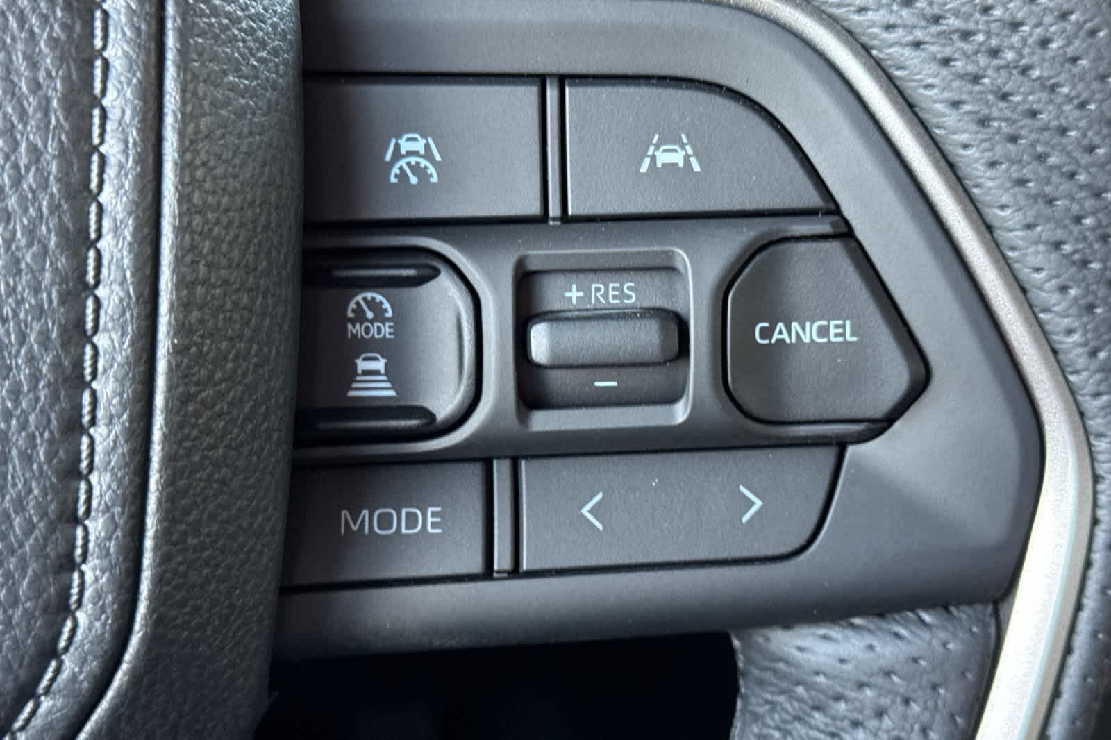 2025 Toyota Tacoma SR5 25