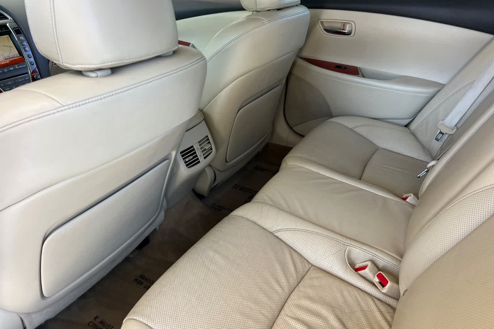 Thumbnail: 2011 Lexus ES - 3