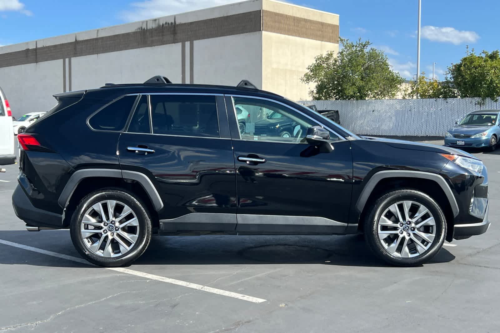 Thumbnail: 2021 Toyota RAV4 - 6