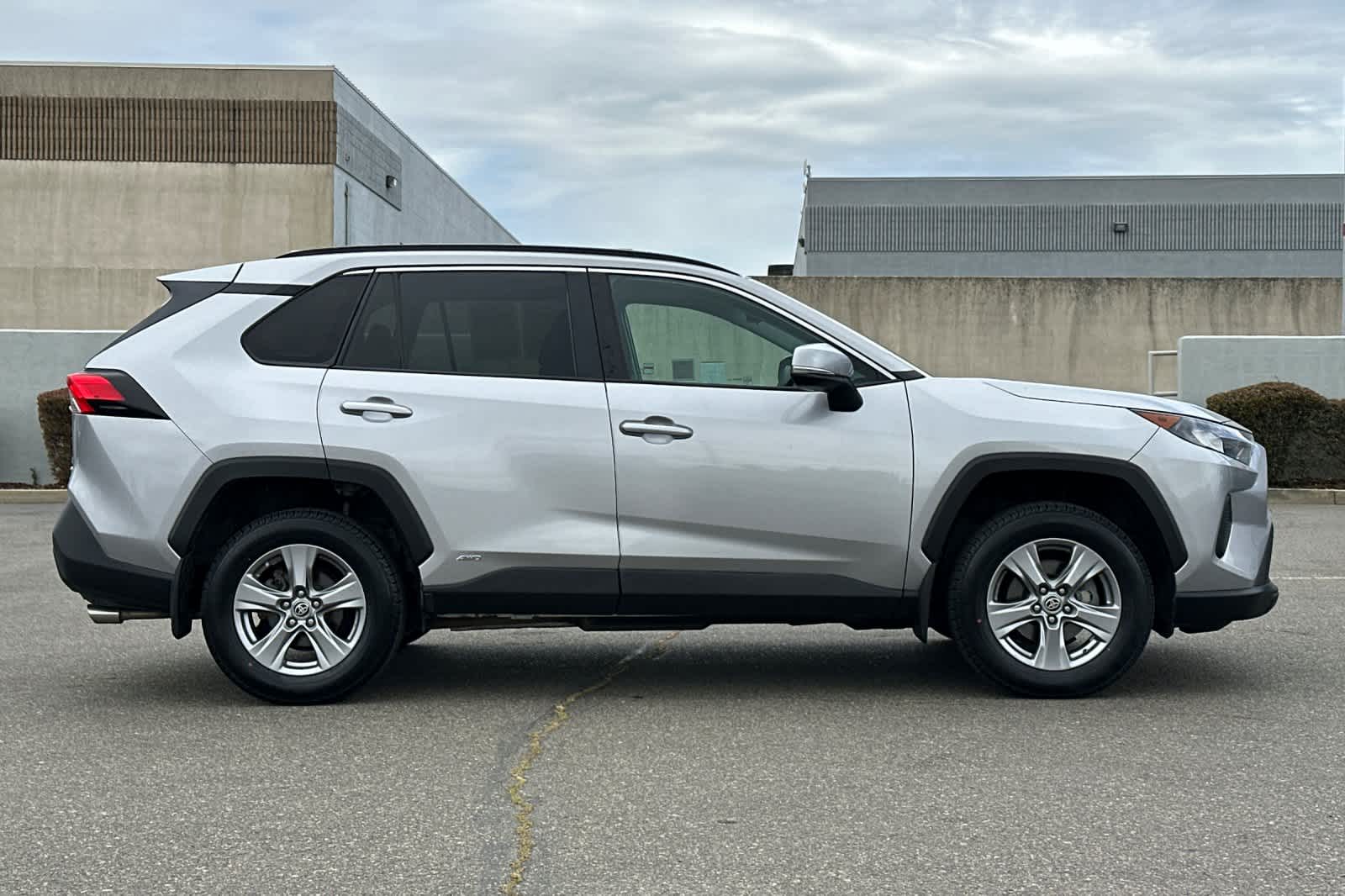 Thumbnail: 2022 Toyota RAV4 - 6