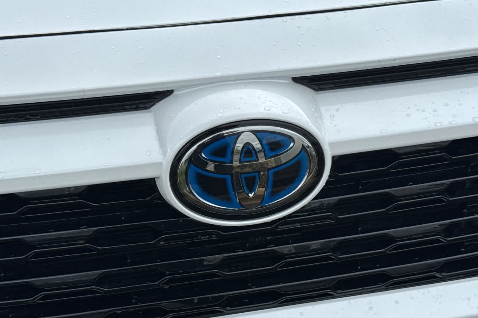 Thumbnail: 2024 Toyota RAV4 - 10