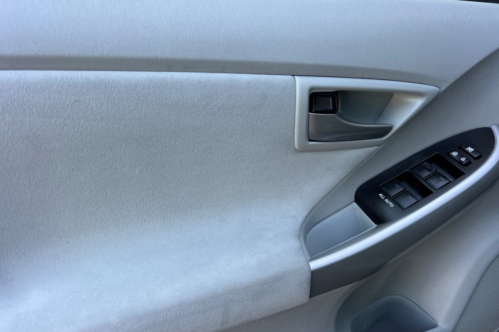 Thumbnail: 2013 Toyota Prius - 12