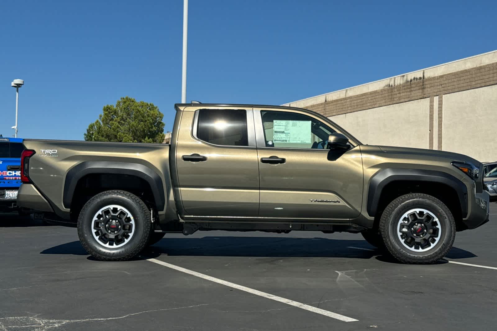 2024 Toyota Tacoma TRD Off-Road 9