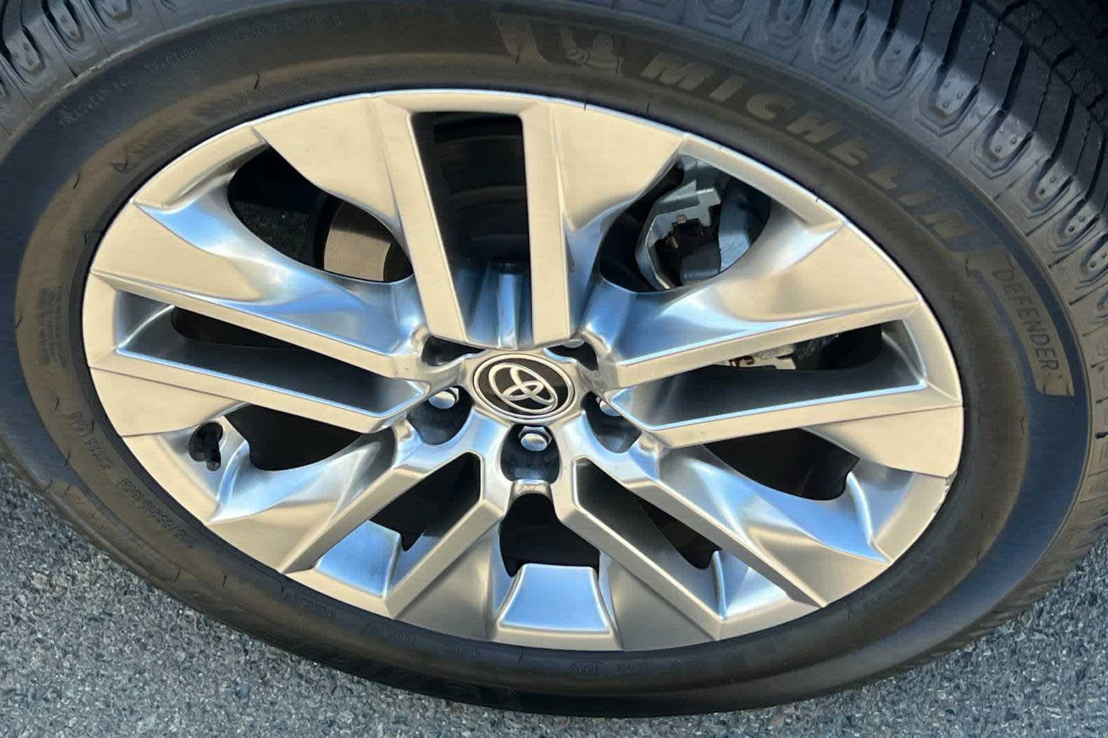 2021 Toyota RAV4 Limited 18