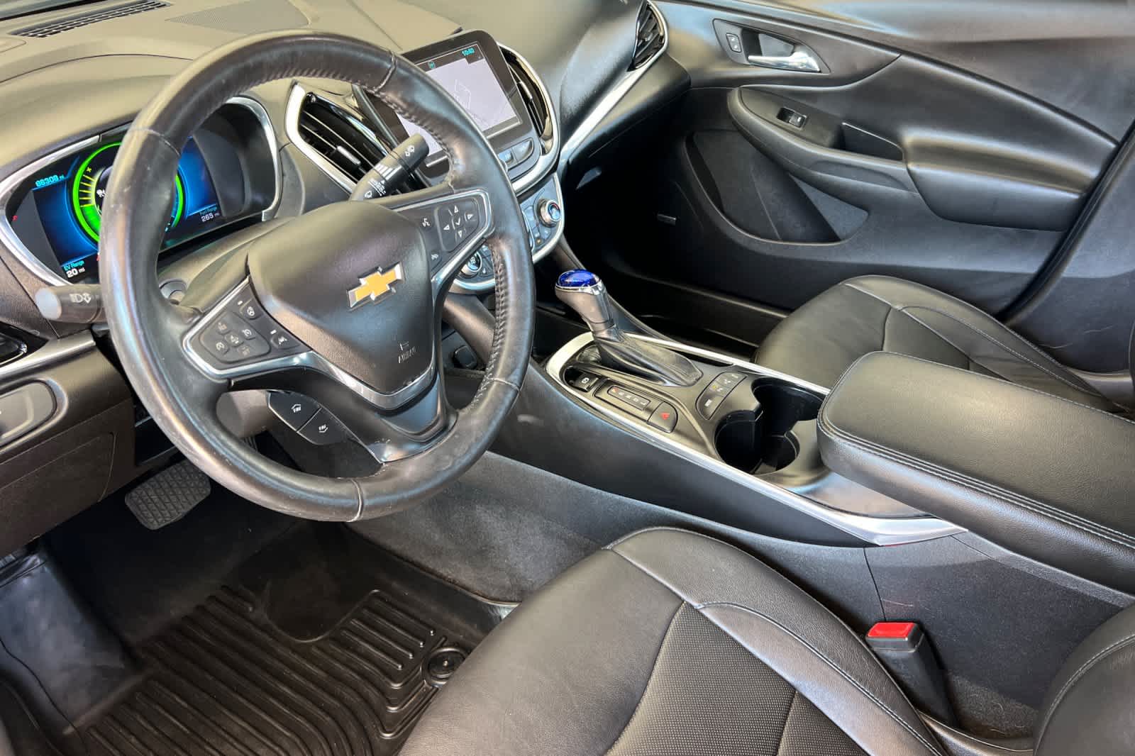 Thumbnail: 2017 Chevrolet Volt - 11