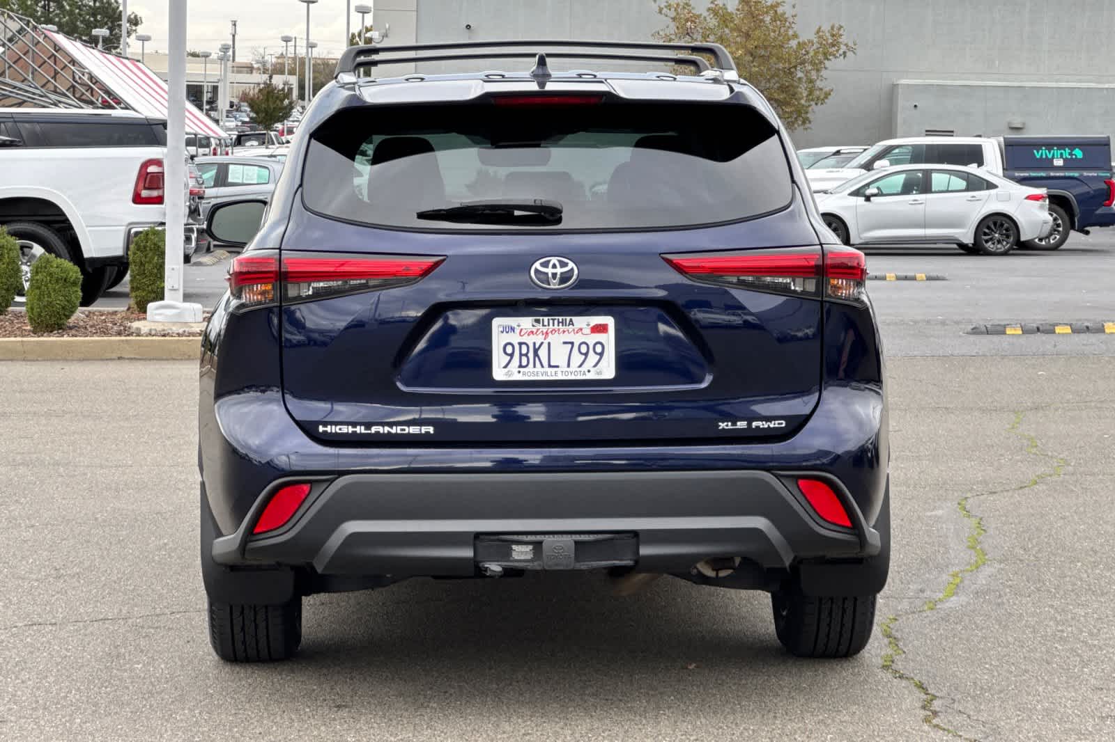 Thumbnail: 2022 Toyota Highlander - 8