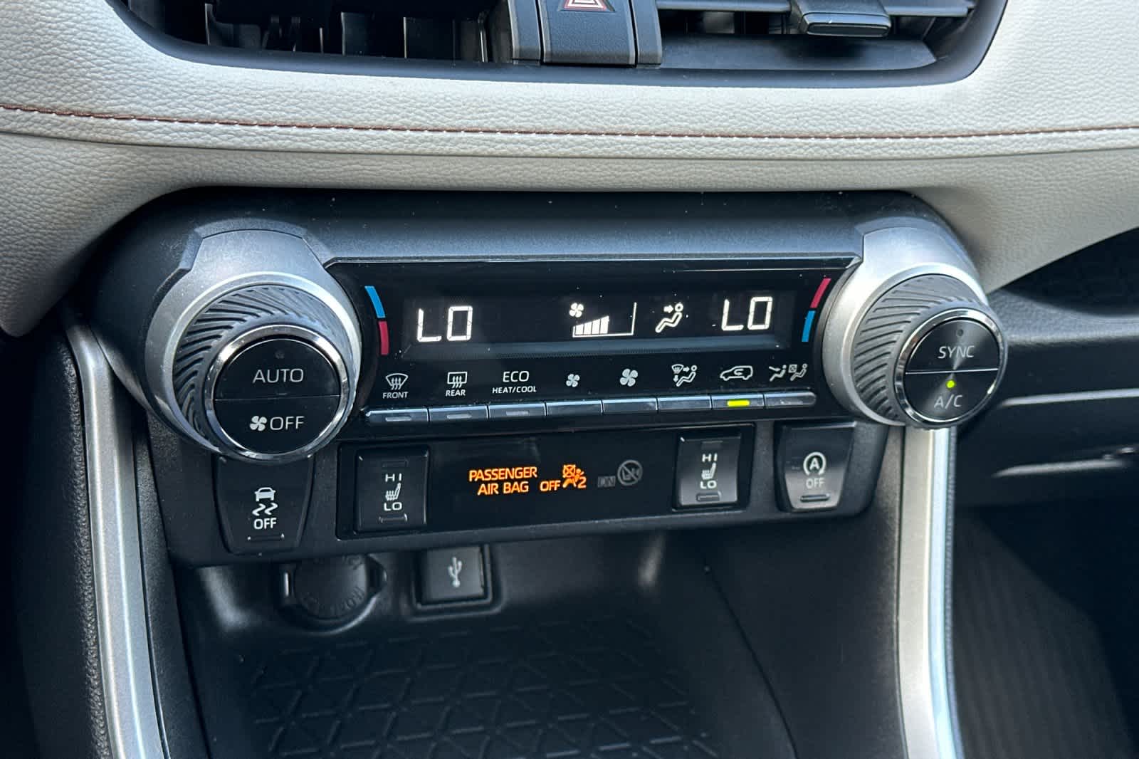 Thumbnail: 2022 Toyota RAV4 - 22