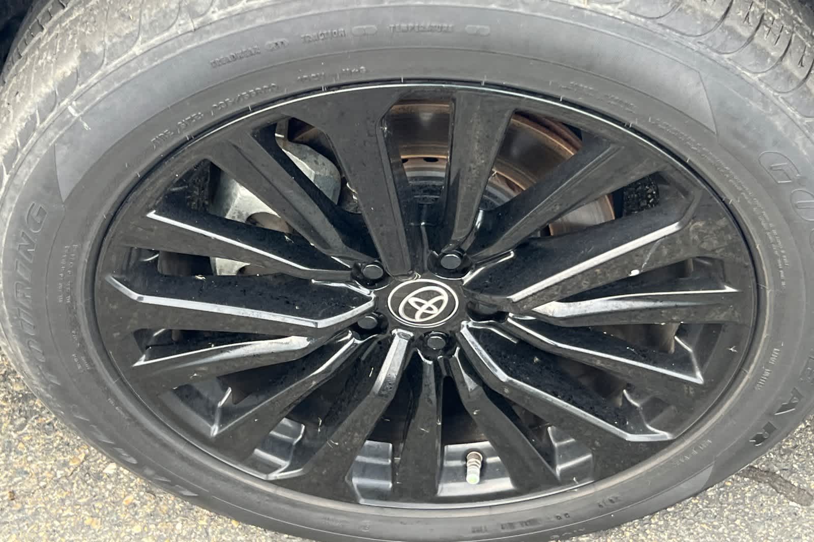 Thumbnail: 2023 Toyota Highlander - 21