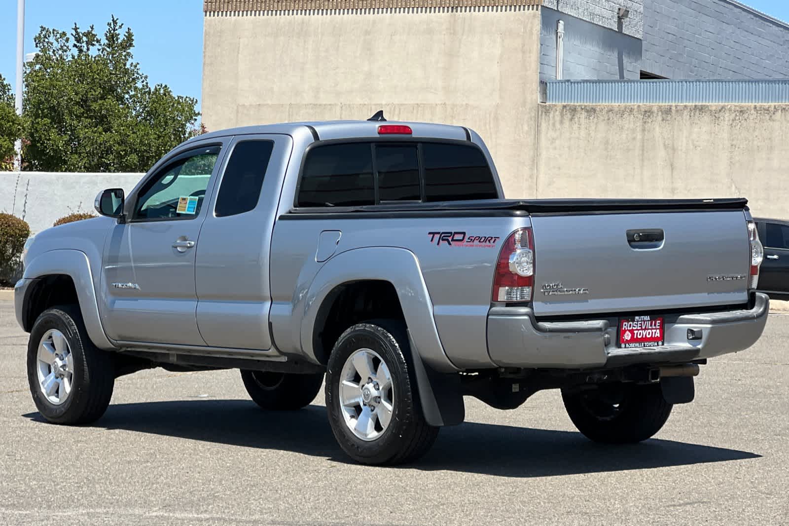 Thumbnail: 2015 Toyota Tacoma - 6