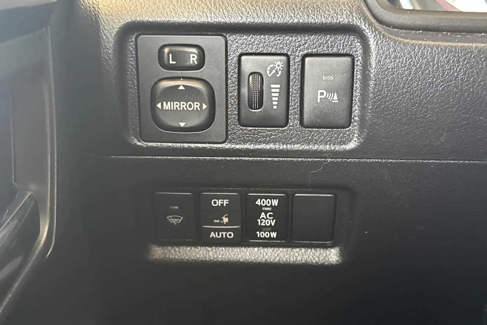 Thumbnail: 2019 Toyota 4Runner - 31