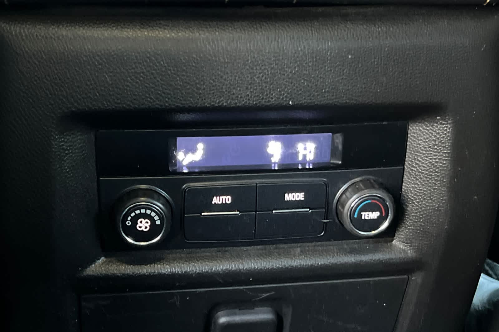 Thumbnail: 2021 Chevrolet Traverse - 14