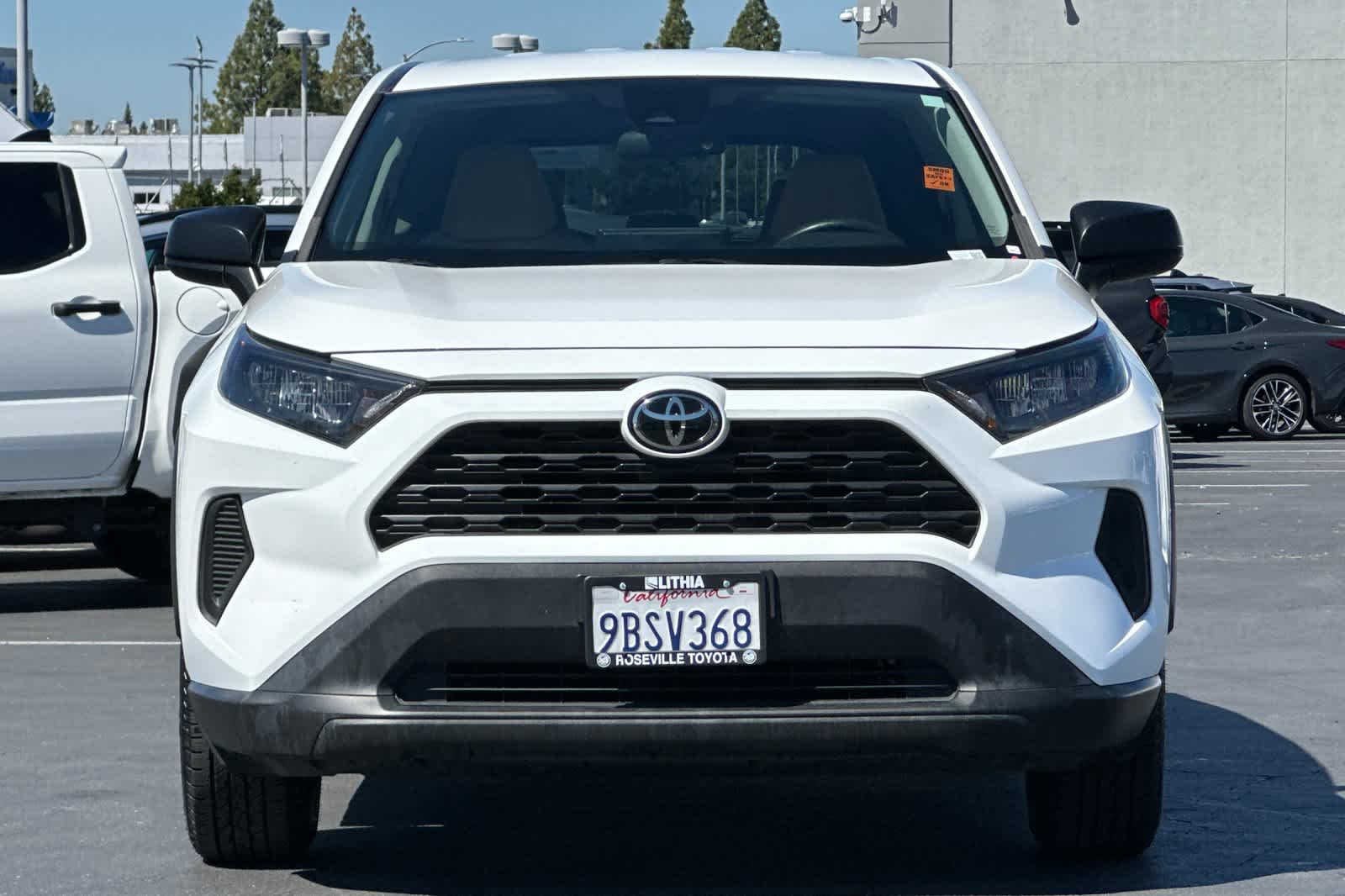 Thumbnail: 2022 Toyota RAV4 - 10