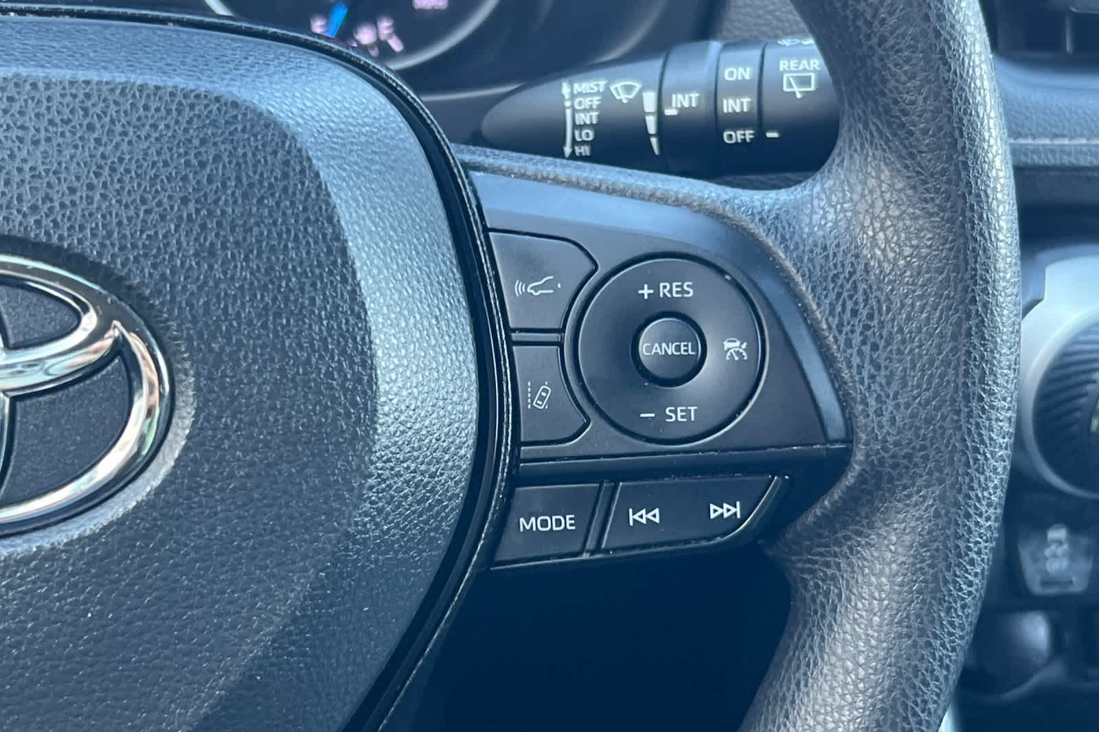 Thumbnail: 2022 Toyota RAV4 - 27