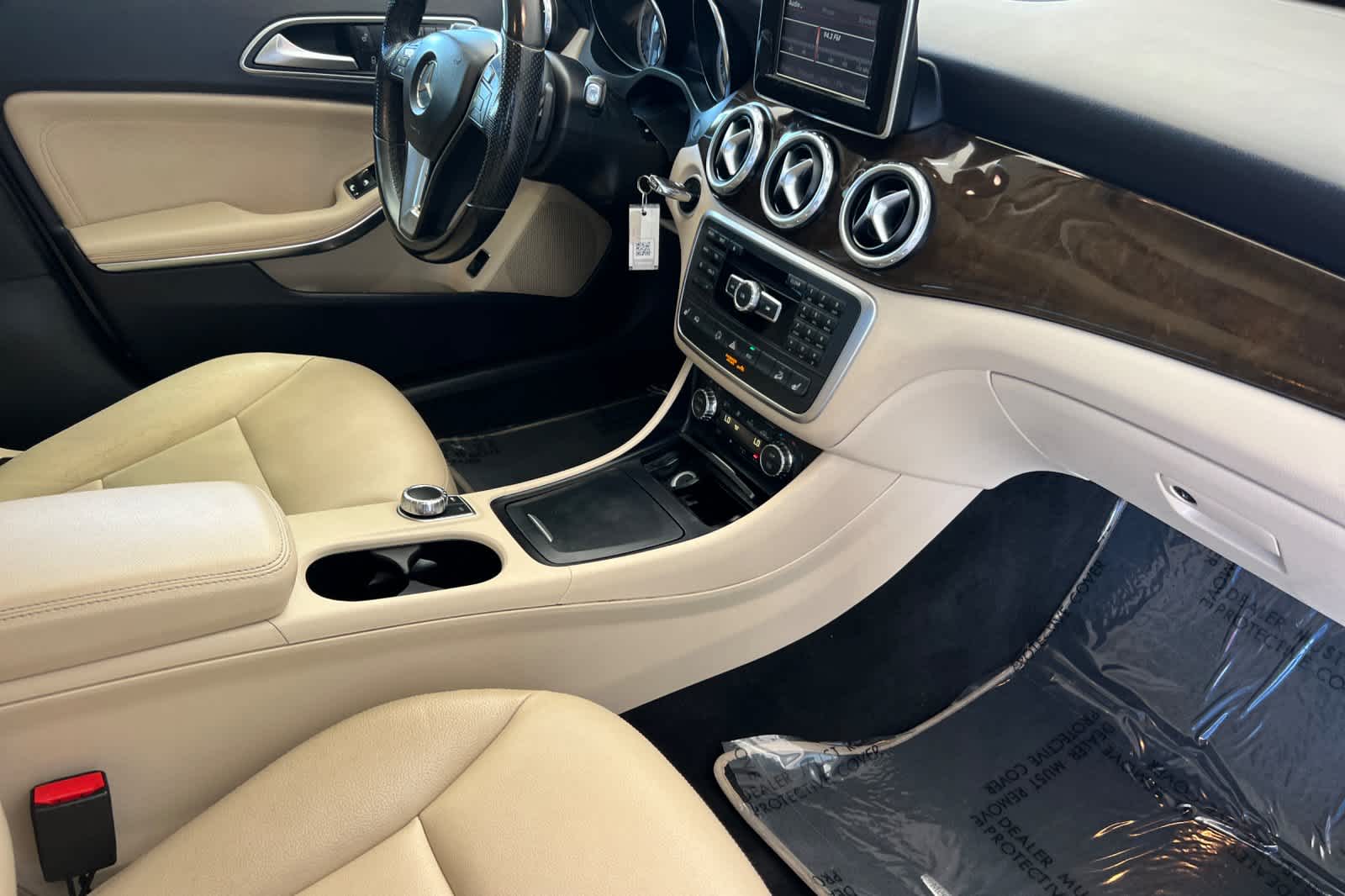 Thumbnail: 2015 Mercedes-Benz GLA - 16