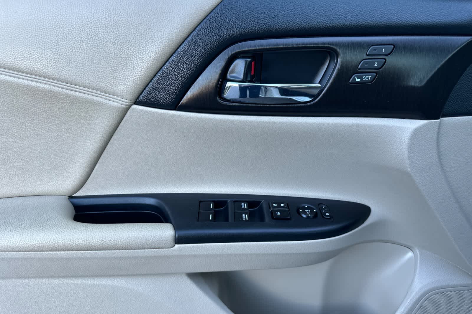 Thumbnail: 2015 Honda Accord - 12