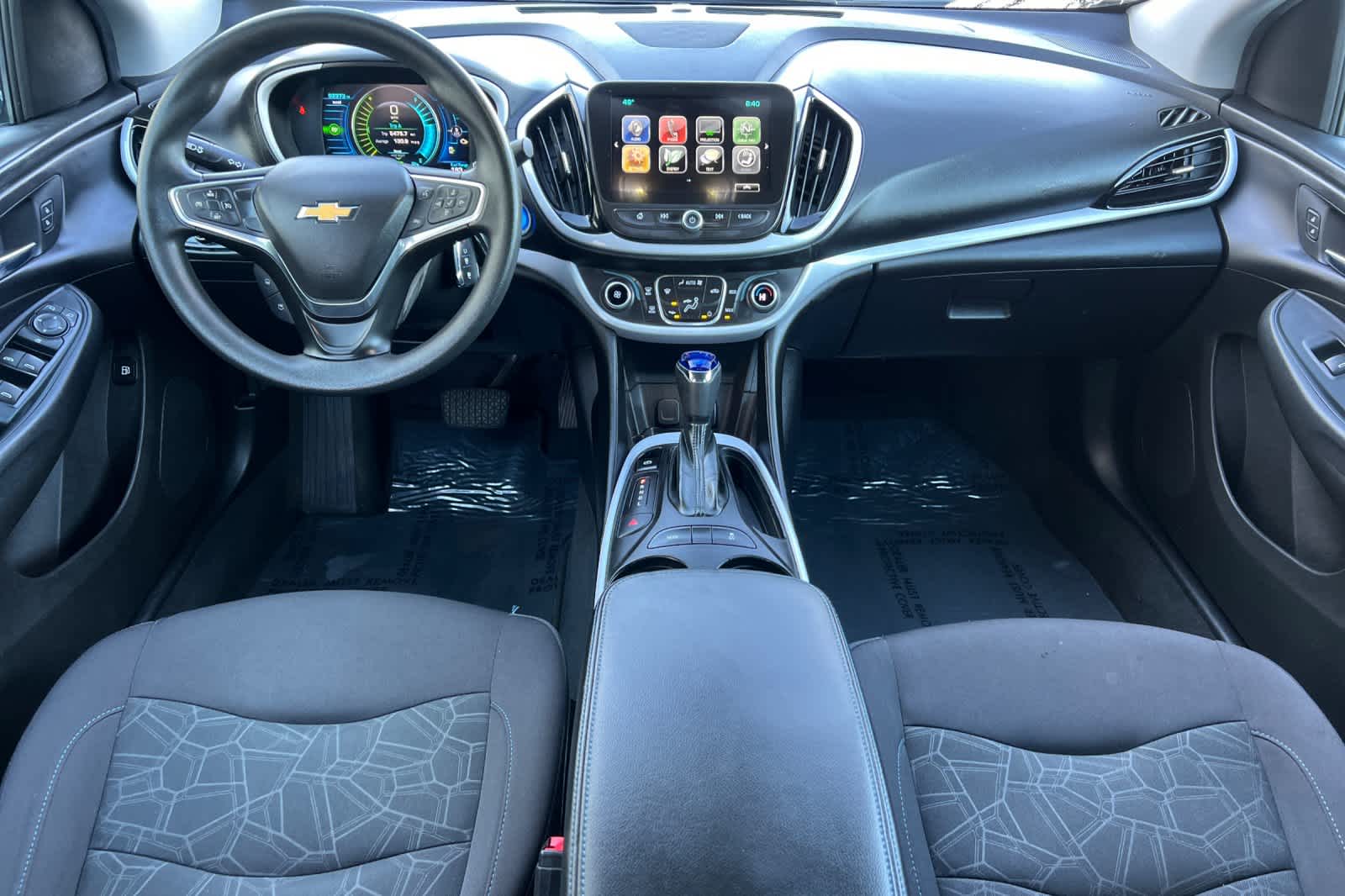 Thumbnail: 2018 Chevrolet Volt - 3