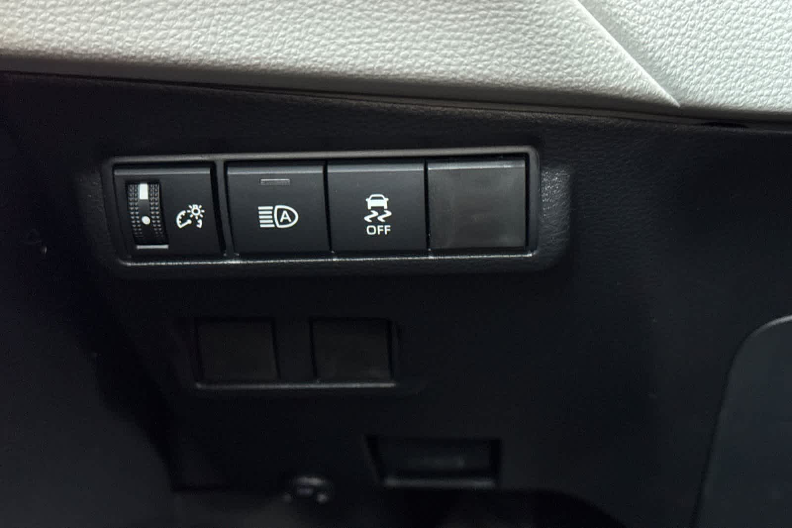 Thumbnail: 2026 Toyota Corolla Cross - 28