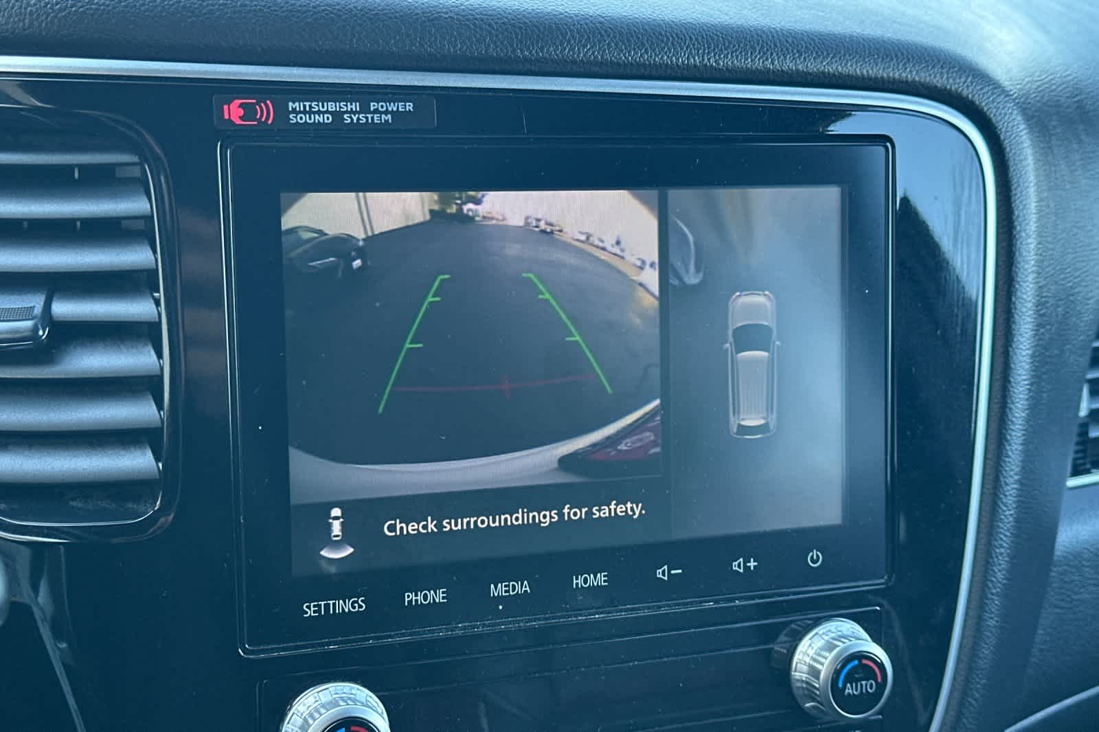 Thumbnail: 2022 Mitsubishi Outlander - 21