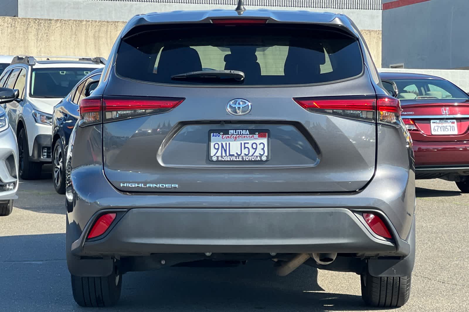 Thumbnail: 2023 Toyota Highlander - 8