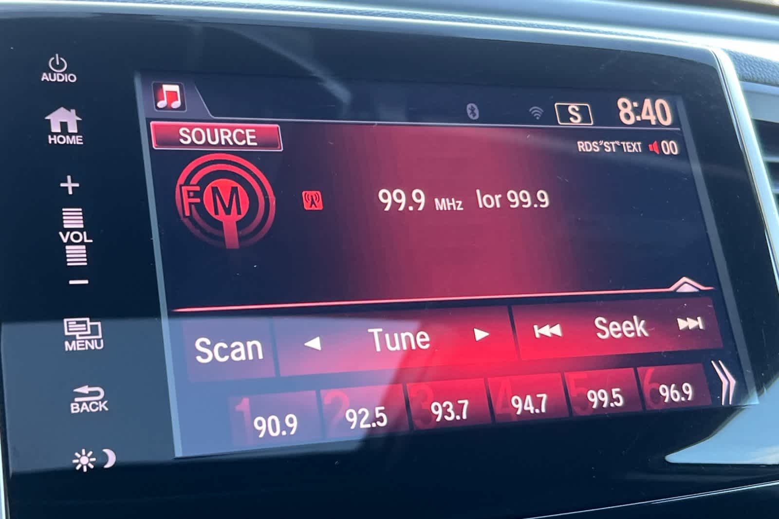 Thumbnail: 2018 Honda Pilot - 21